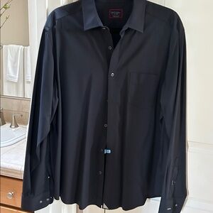 UNTUCKit Men's black Button Down Shirt in great condition 💕 Ready for Spring!